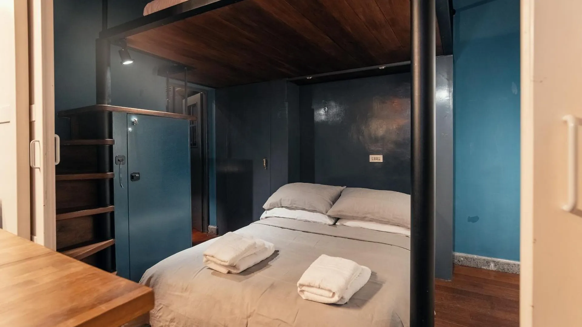 Apartment Charme Apt In Piazza Monti Rome