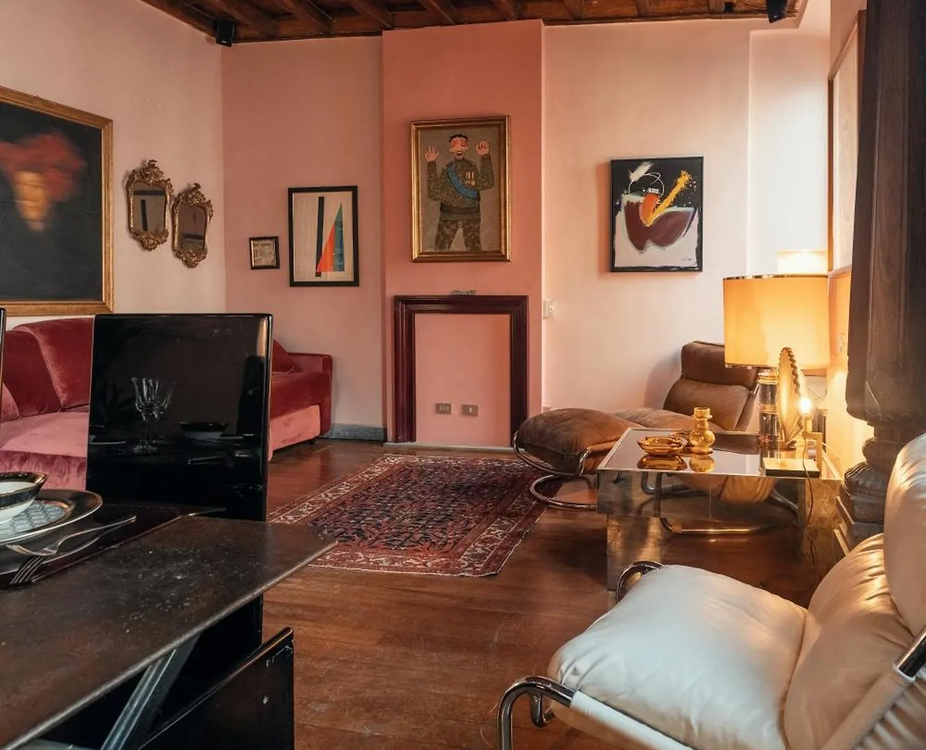 Apartment Charme Apt In Piazza Monti Rome Italy