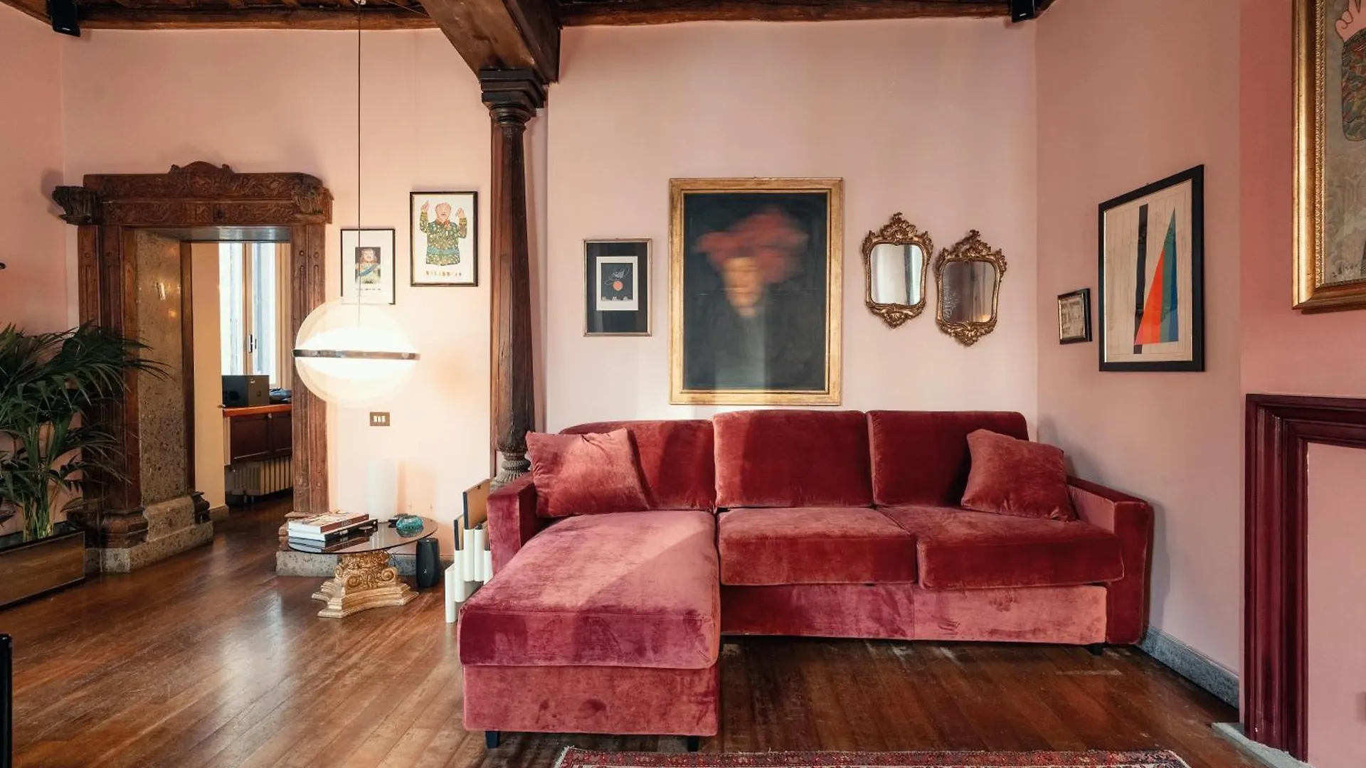 Apartment Charme Apt In Piazza Monti Rome