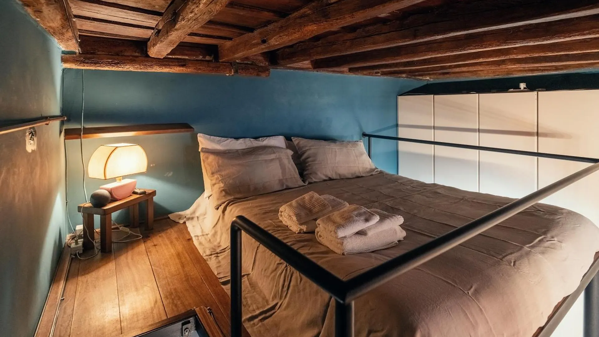 Apartment Charme Apt In Piazza Monti Rome